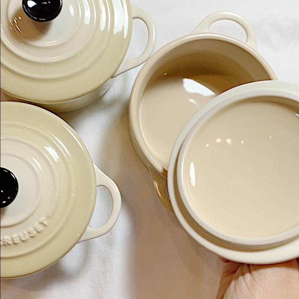 NWOT Le Creuset Mini round cocotte SET